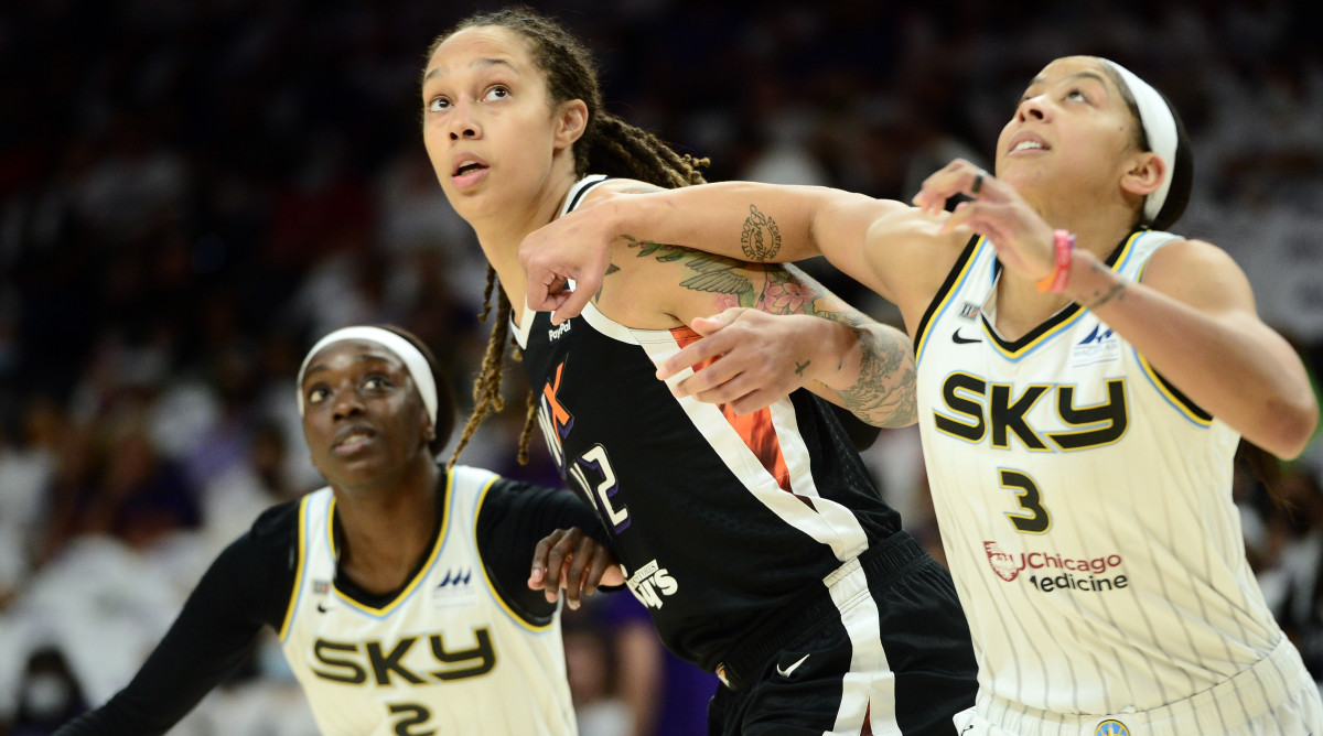 Brittney Griner battles against Candace Parker and Kahleah Copper in the 2021 WNBA Finals.